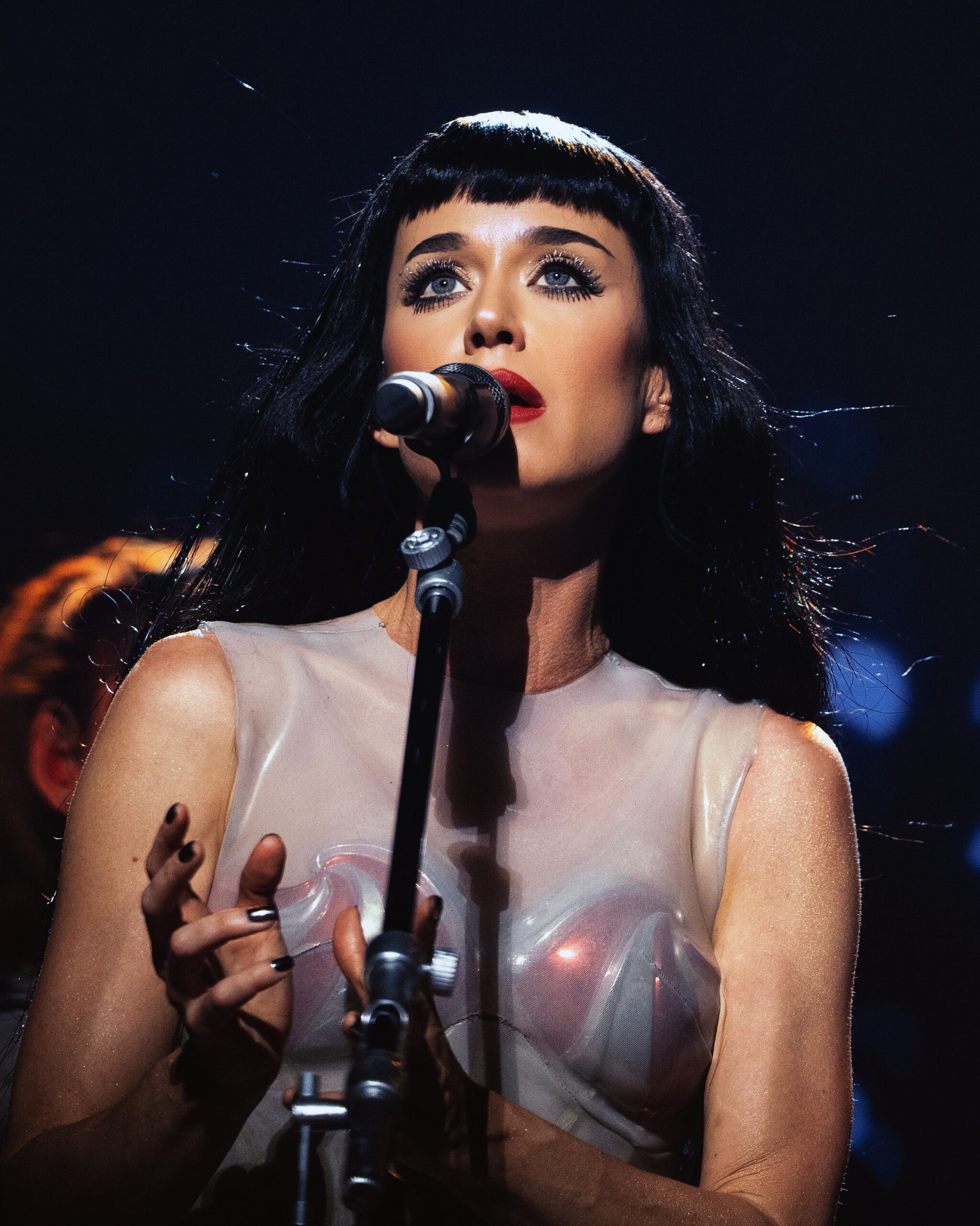 KATY PERRY: THE LIFETIME TOUR - Live from Paris - 4
