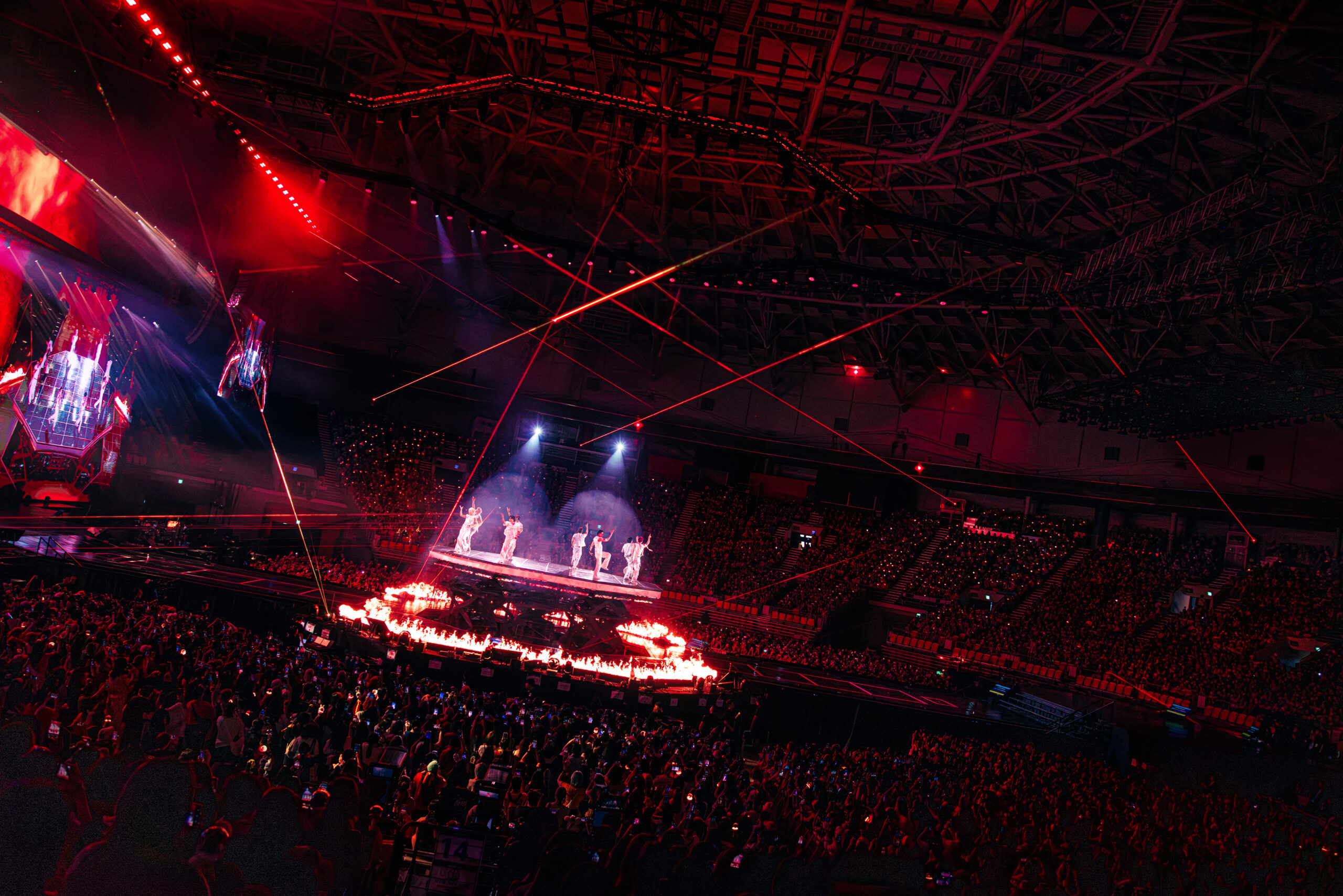 STRAY KIDS  WORLD TOUR <RUN IT> LIVE VIEWING - 4