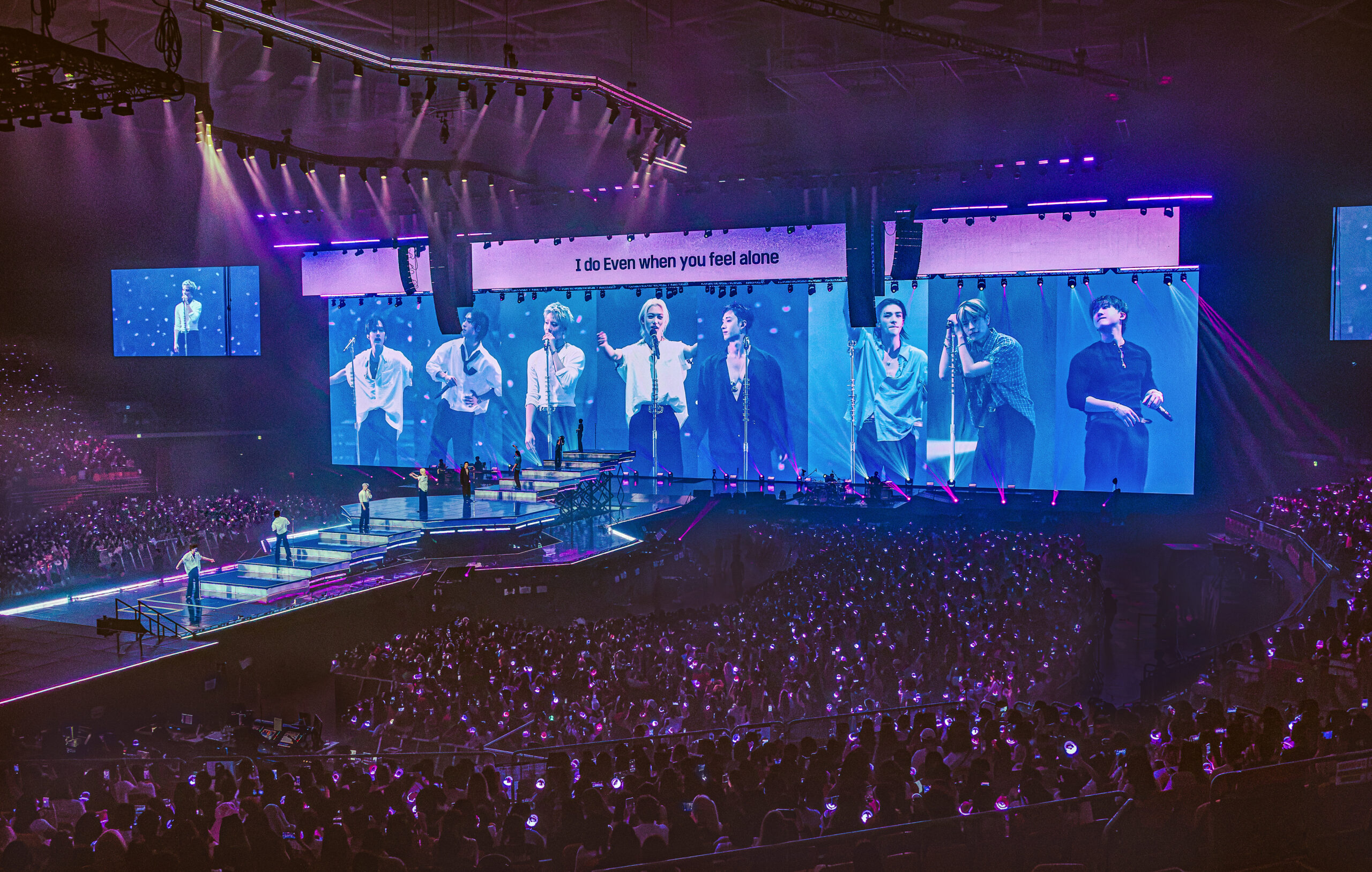 STRAY KIDS WORLD TOUR <RUN IT> LIVE VIEWING